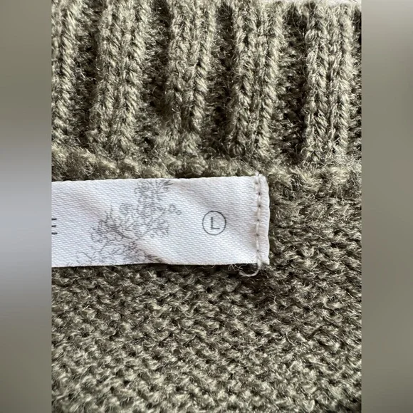 Altar'd State Olive Sweater with Cream Flower Sleeves - Picture 4 of 5